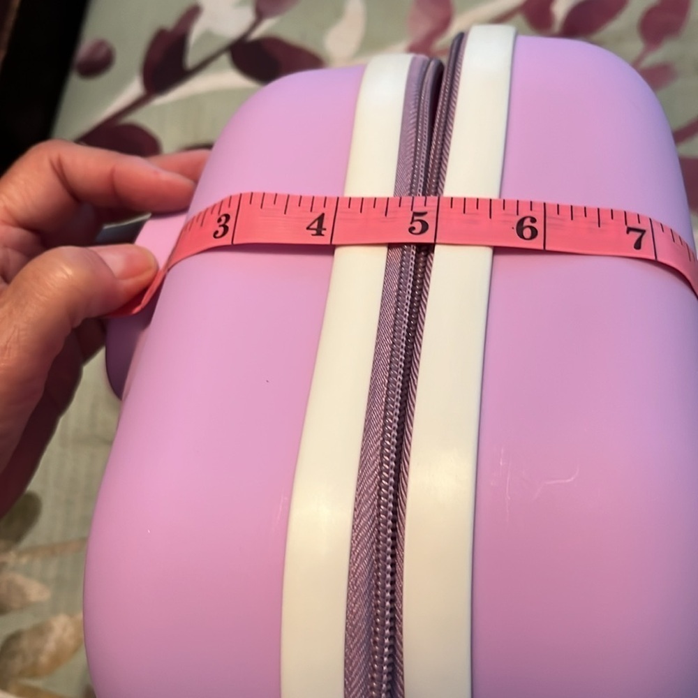 Hello Kitty cosmetic train case - Picture 6 of 6
